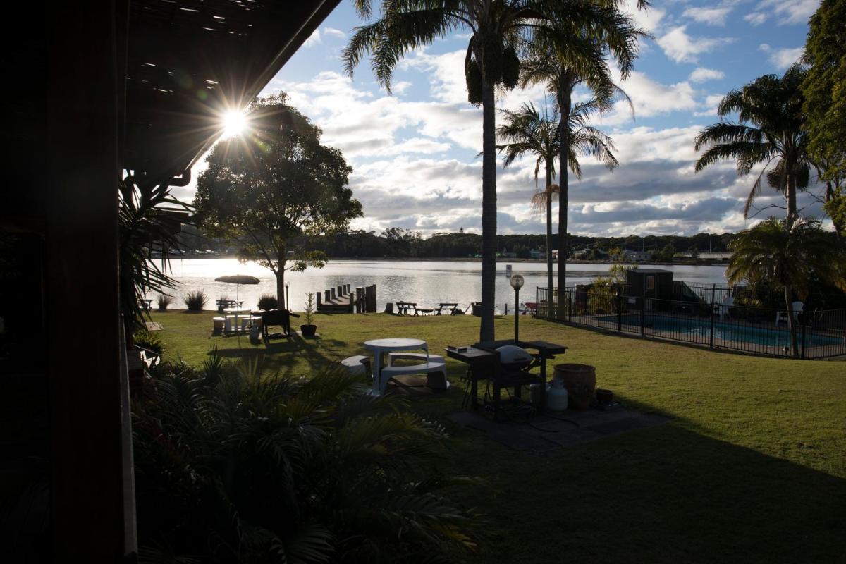 Lake Edge Apartments - Housity