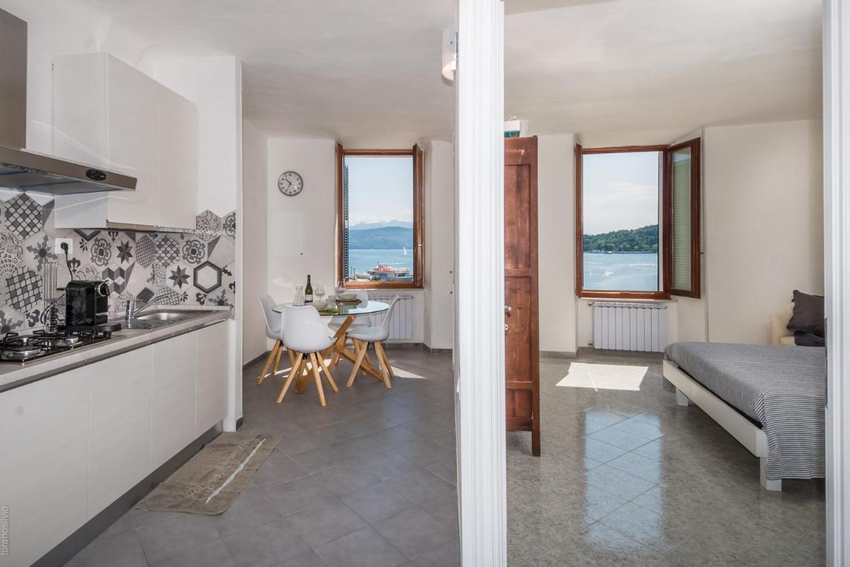 Suitetrails - SEA VIEW APARTMENT in front of the sea
