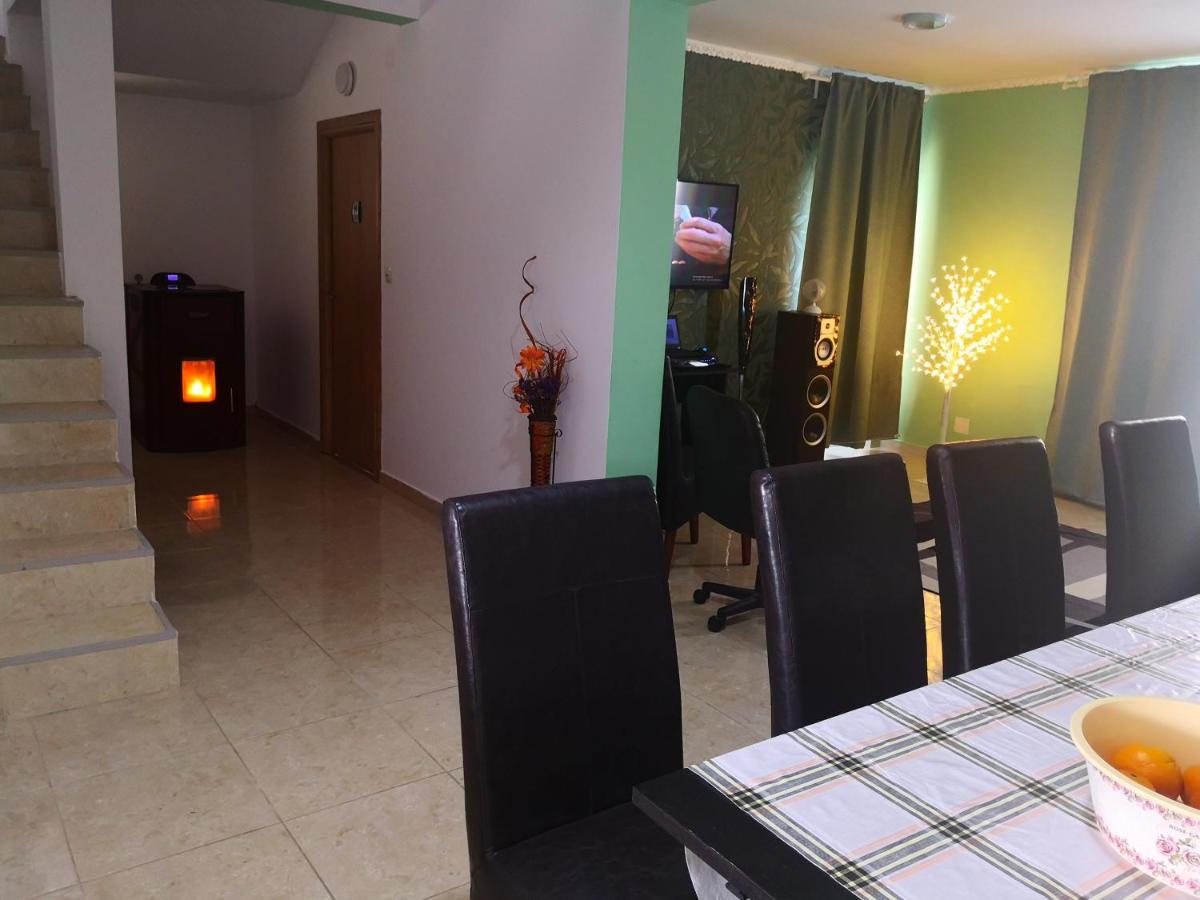 Villa Lenusk - Housity