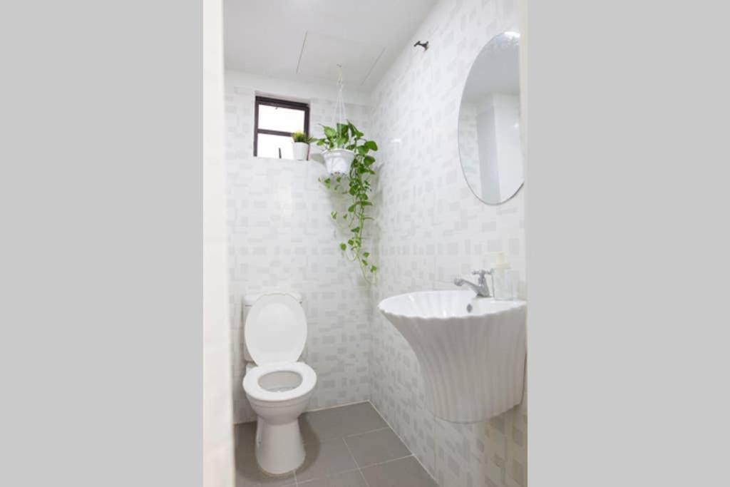 Omar's Place 2 - Housity