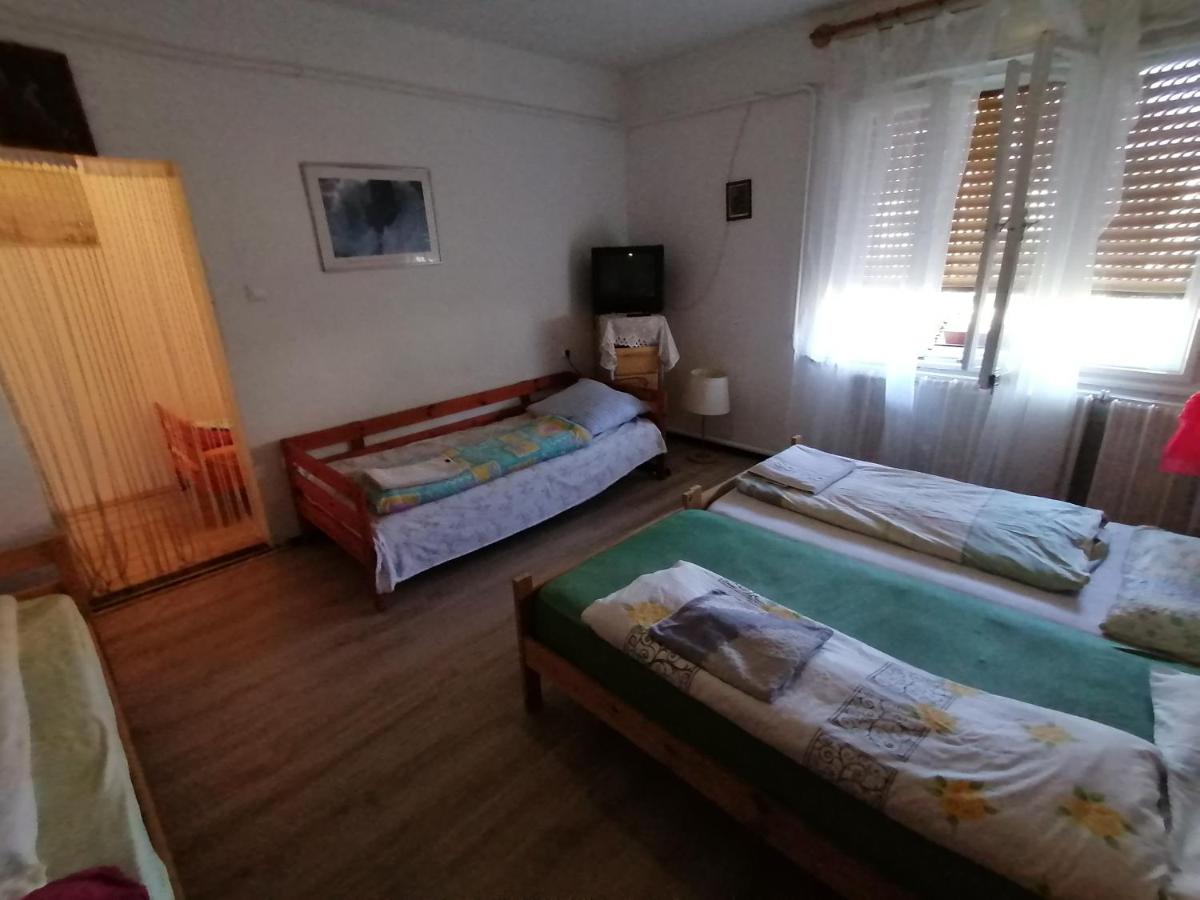 Malomtavi Vendégház - Housity