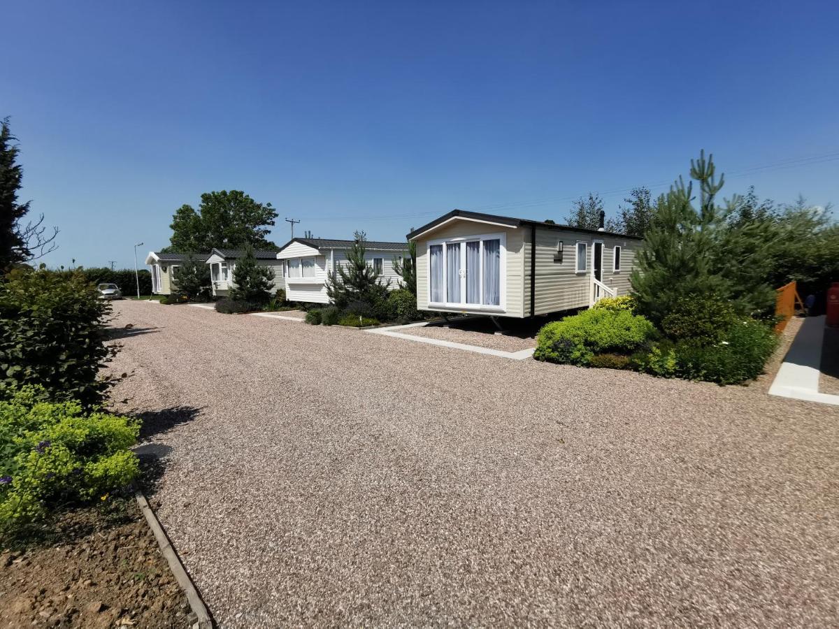 The Trotting Mare Caravan Park - Adults Only - Housity