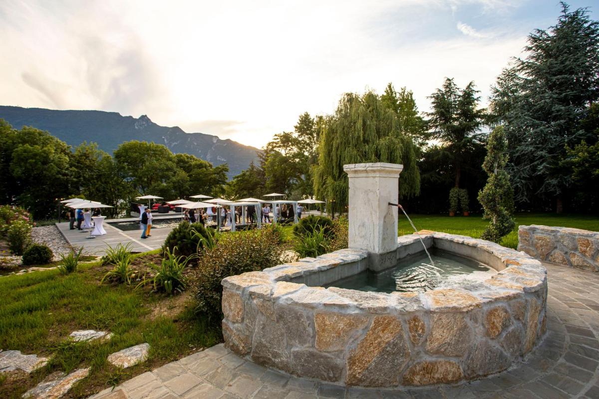 Vue générale sur la montagne ou vue sur la montagne depuis l'hôtel