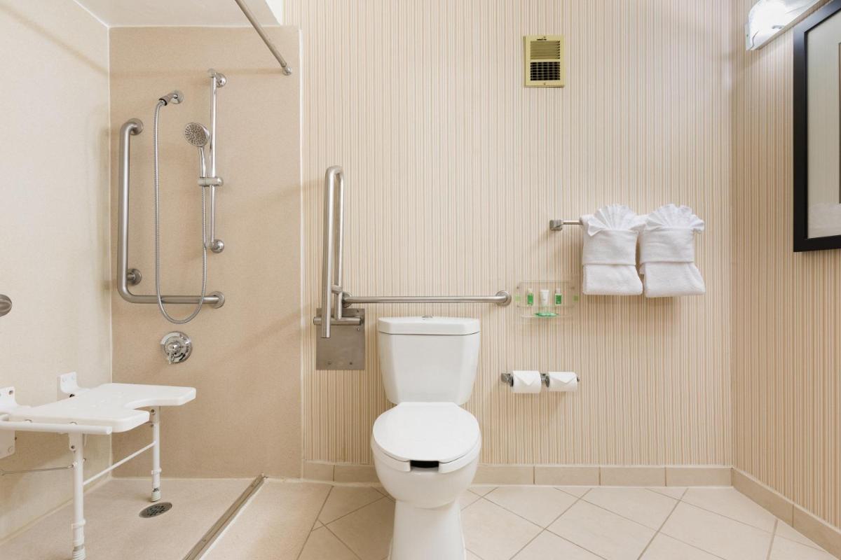 Holiday Inn Sacramento Downtown-Arena, an IHG Hotel - Housity