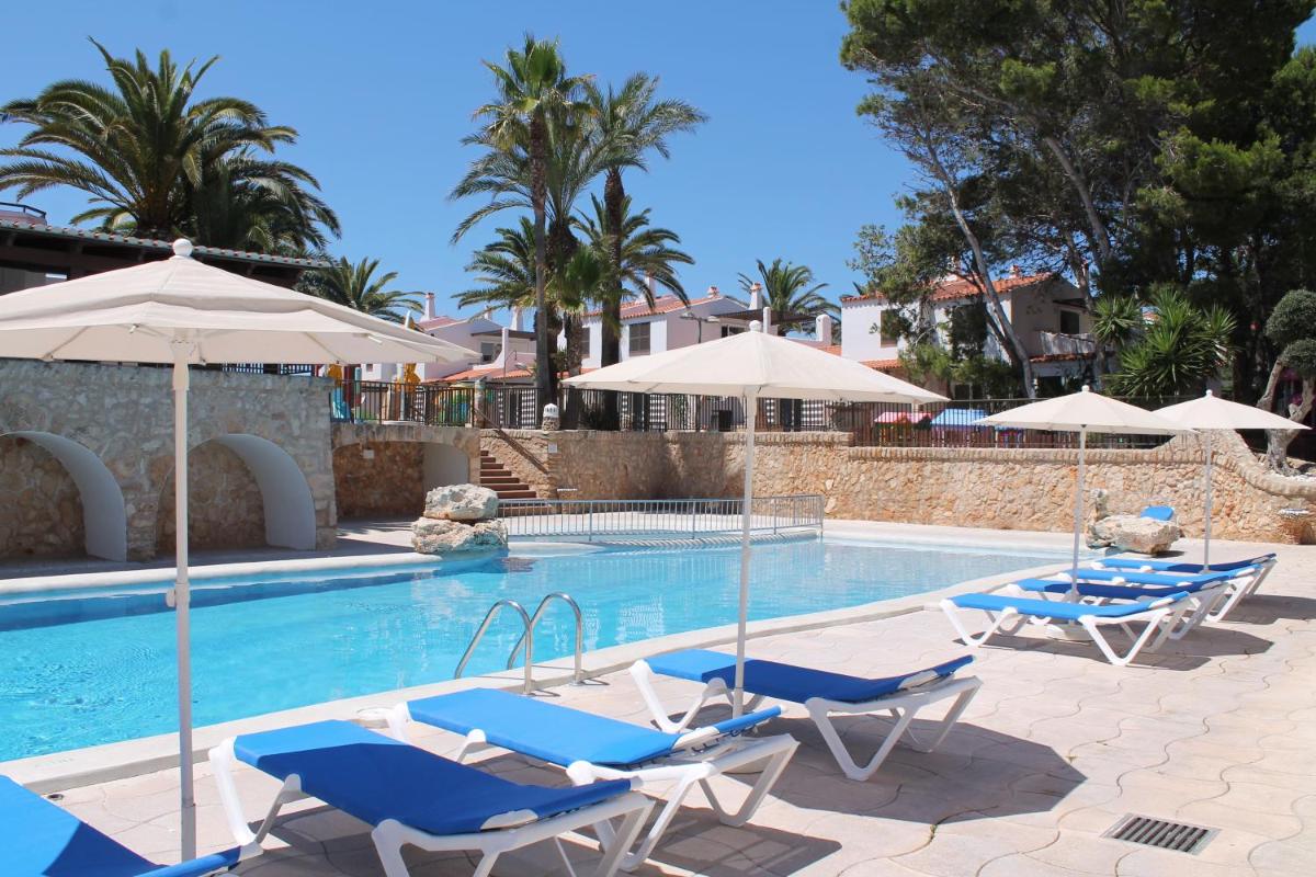 Piscina en o cerca de Apartaments Talayot