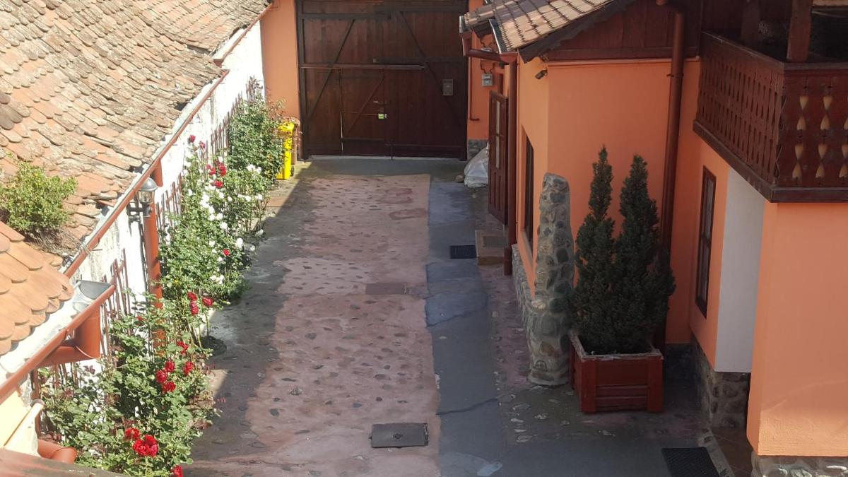 Pension Ela - Housity
