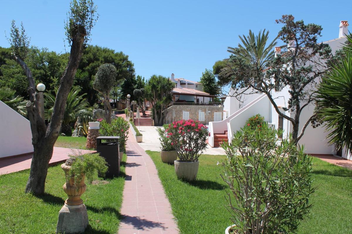 Jardín al aire libre en Apartaments Talayot