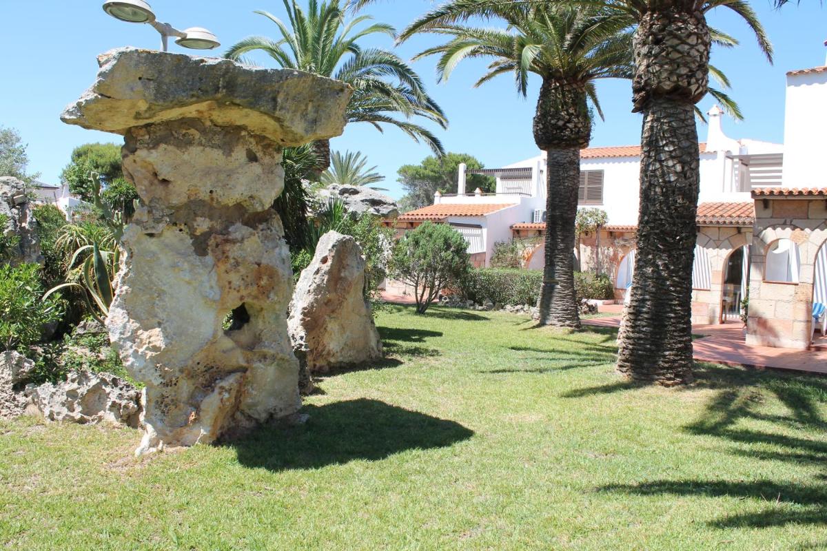 Jardín al aire libre en Apartaments Talayot