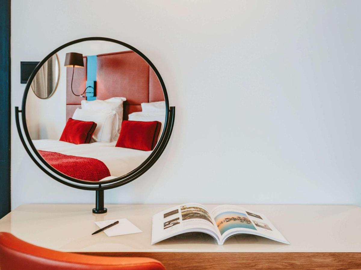 Bibliothèque dans l'hôtel