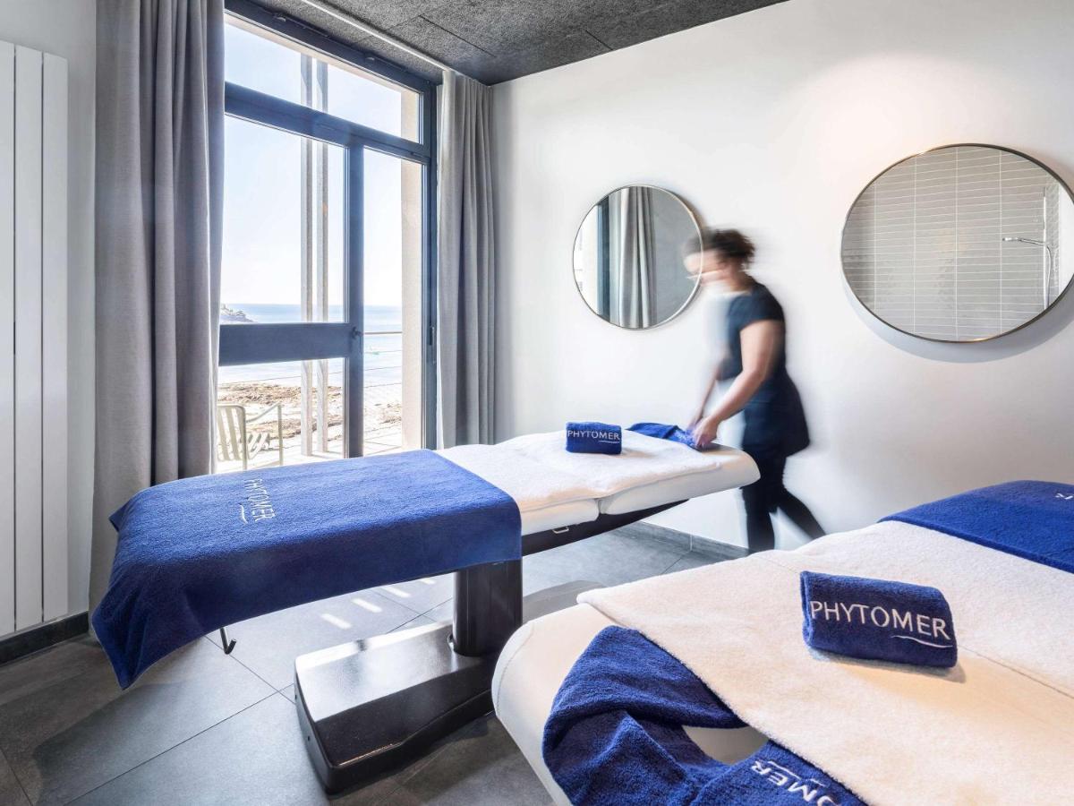 Un ou plusieurs lits dans un hébergement de l'établissement Sainte-Barbe Hotel & Spa Le Conquet - MGallery Collection