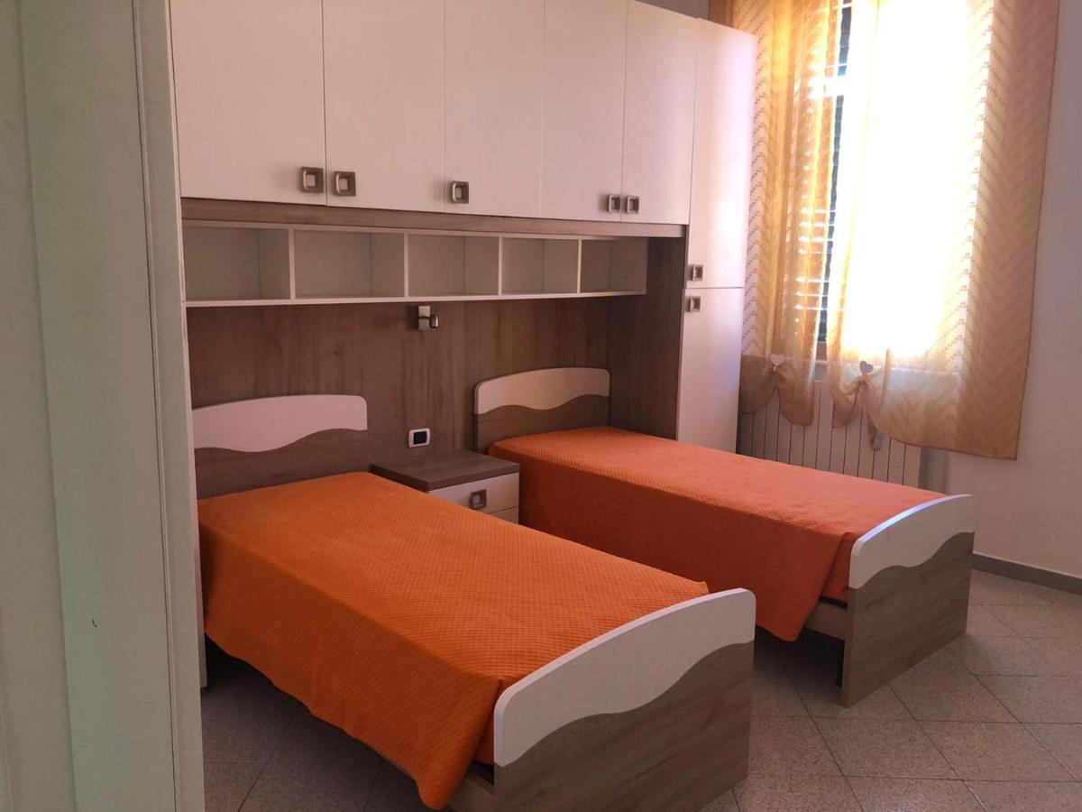 Hotel Est Piombino - Housity