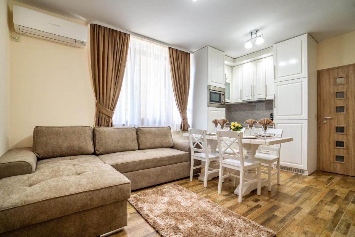 Suitetrails - Park Apartment Emilin