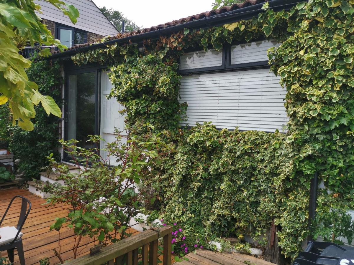 Bungalow with Parking, Near Preston Park - Housity