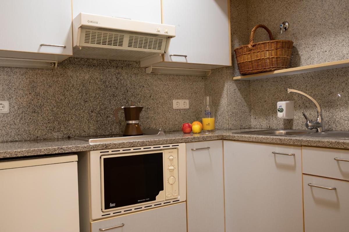 Una cocina o zona de cocina en Cerdanya Viva Ecoestades