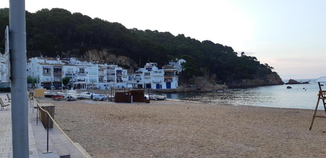 ESTUDIO vistas al mar TAMARIU y bosques de BEGUR - Housity
