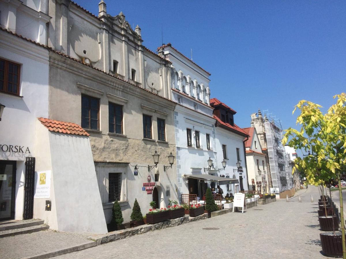 Esterka - Housity