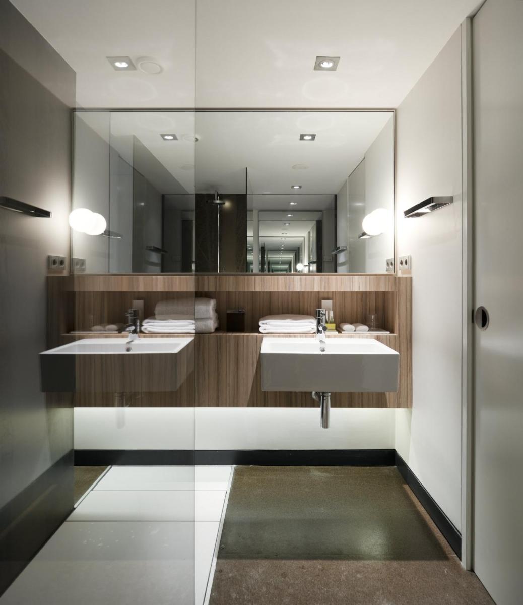 Uma casa de banho em Inspira Liberdade Boutique Hotel