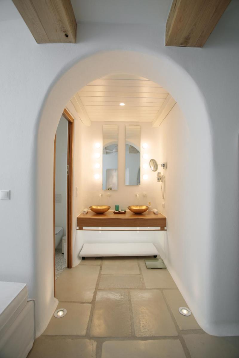 Euphoria Downtown - Housity