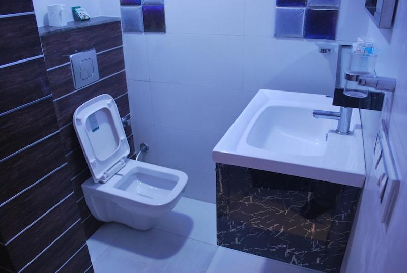 AS Clarks inn - Housity