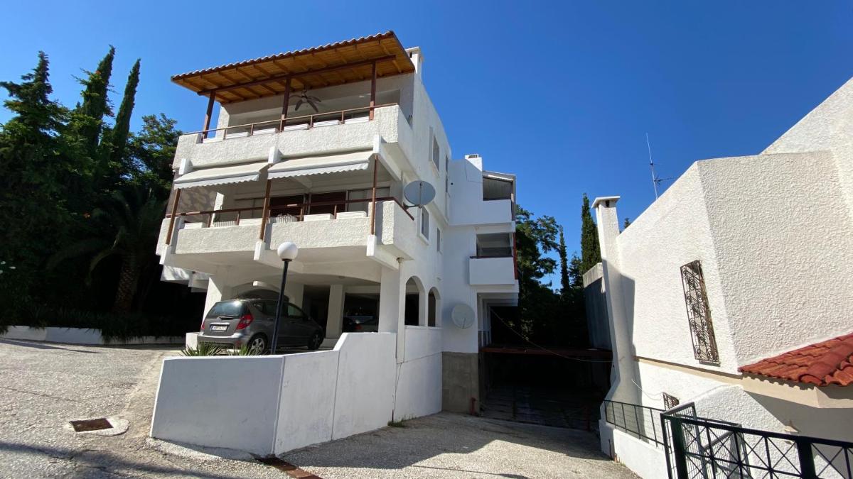 Suitetrails - Irini Seaside Apartment