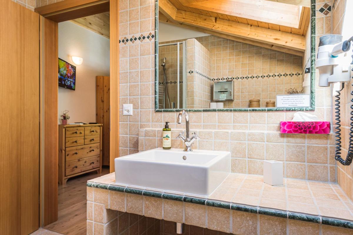 BaseCamp Apartments - Housity