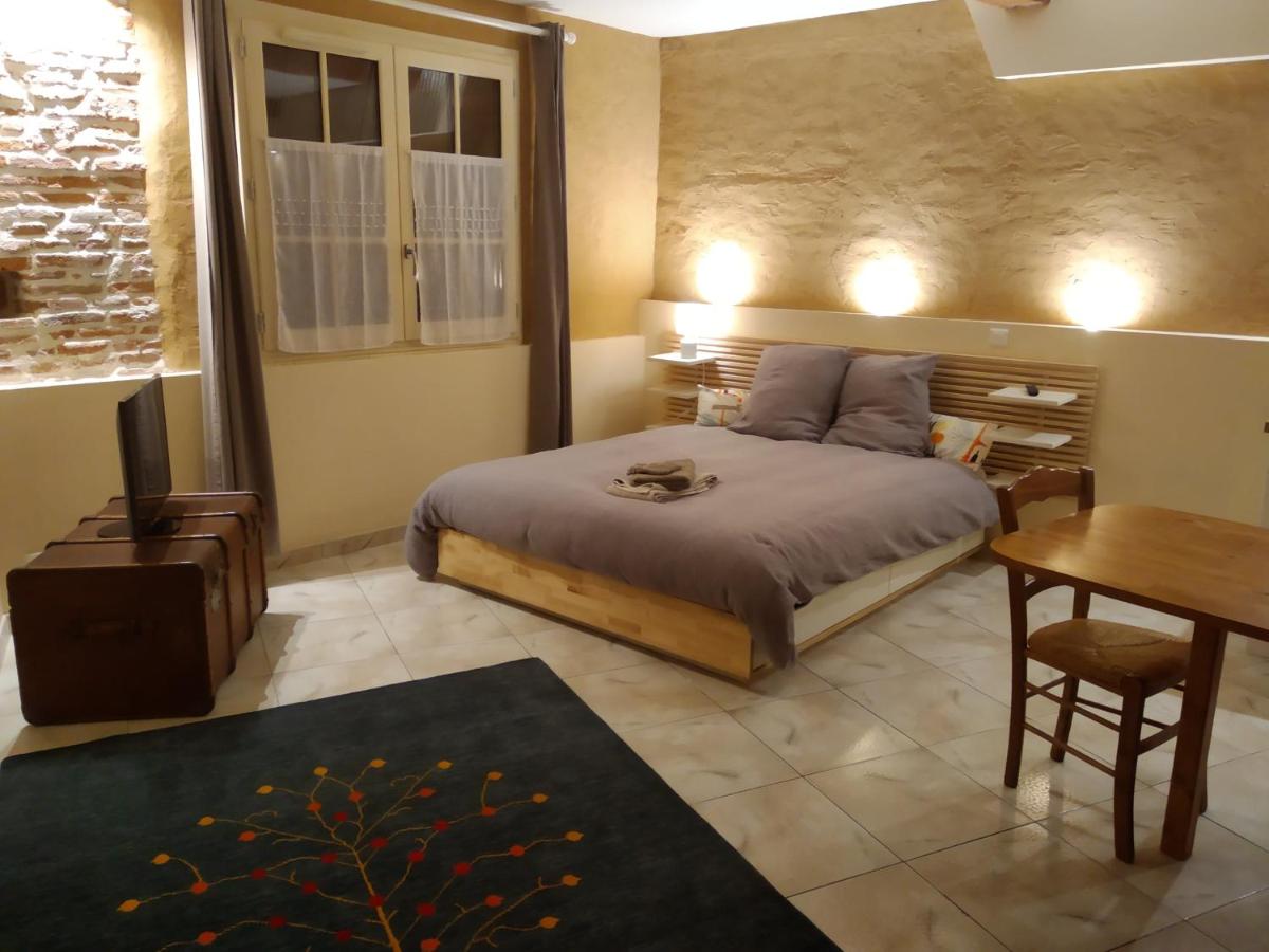 Au coeur de Montastruc-la-Conseillère - Chambres d'hôtes - Housity