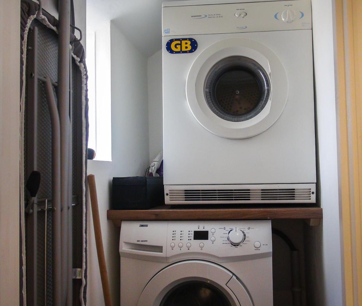 Cosy Central Canterbury - Modern Victorian - Housity