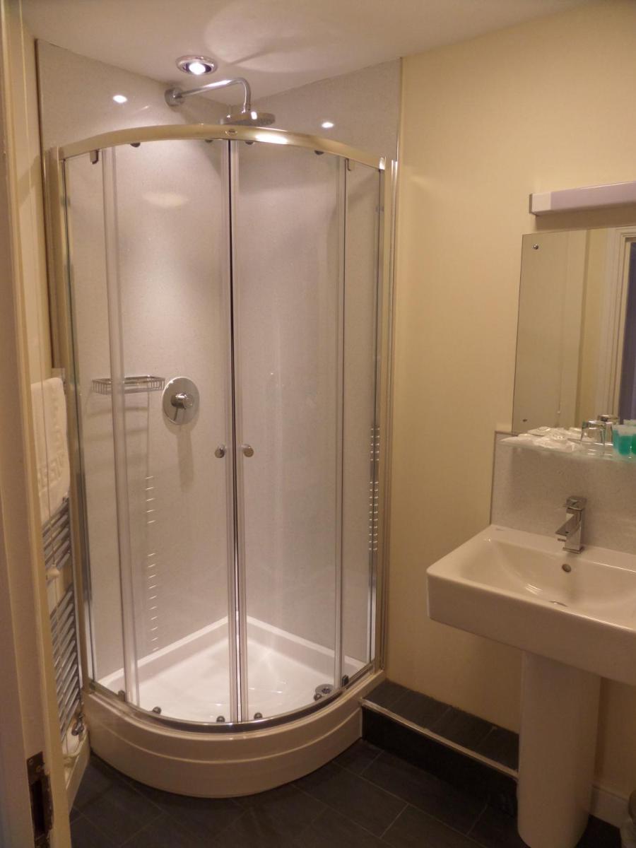 Harry's Hotel & Restaurant - Housity