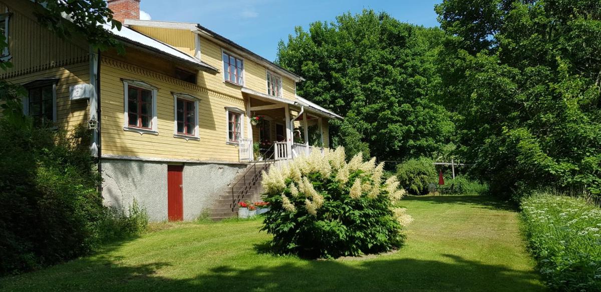 Magderuds gårdshus - Housity