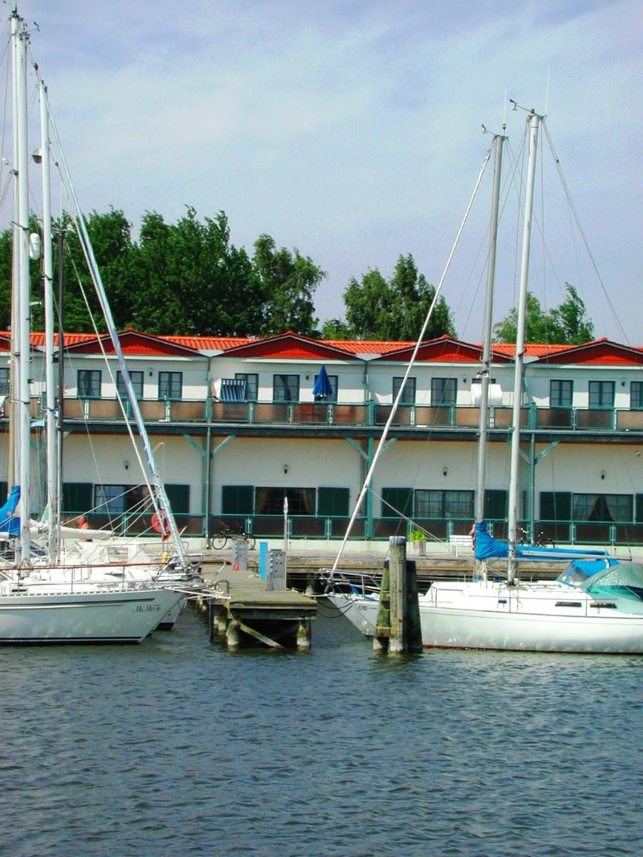 Ferienapartment Hafenperle Karlshagen Yachthafen - Housity