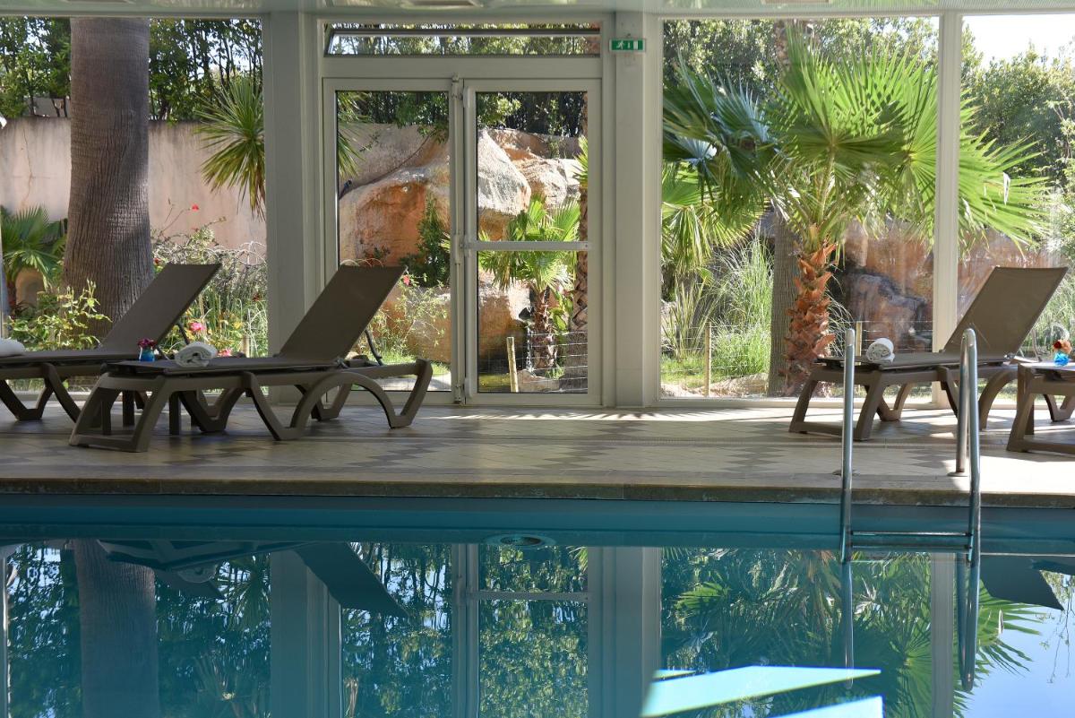 Piscine de l'établissement Ostella Spa & Resort ou située à proximité