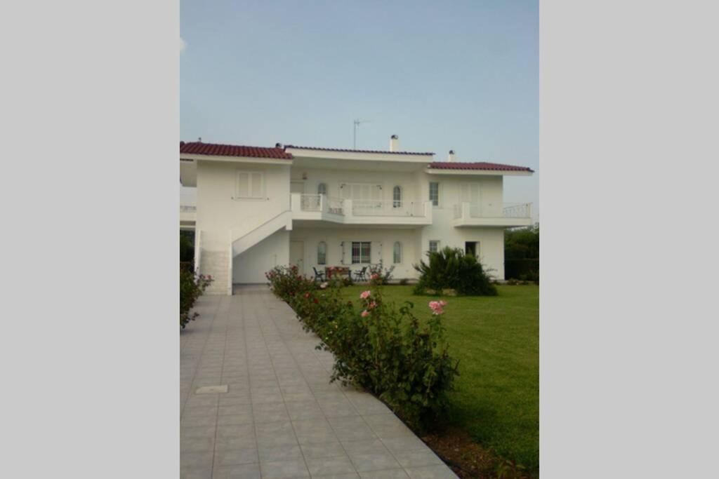 Silver Villa Raches, Sky - Housity