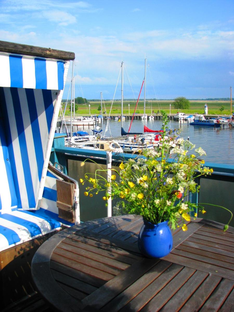 Ferienapartment Hafenperle Karlshagen Yachthafen - Housity