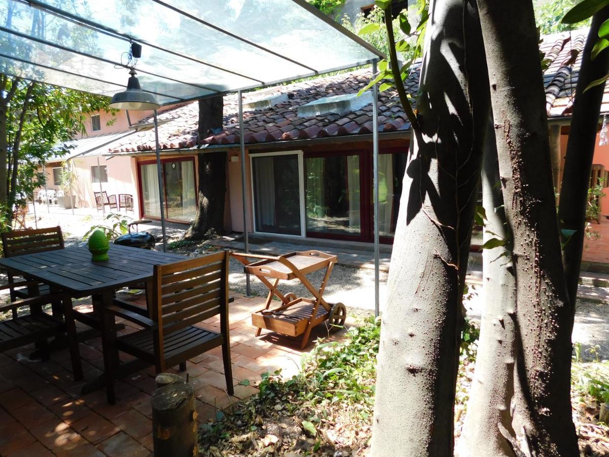 Appartamento con piscina immersa nel verde - Housity