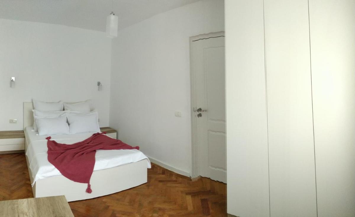 Tomis Apartment - Housity