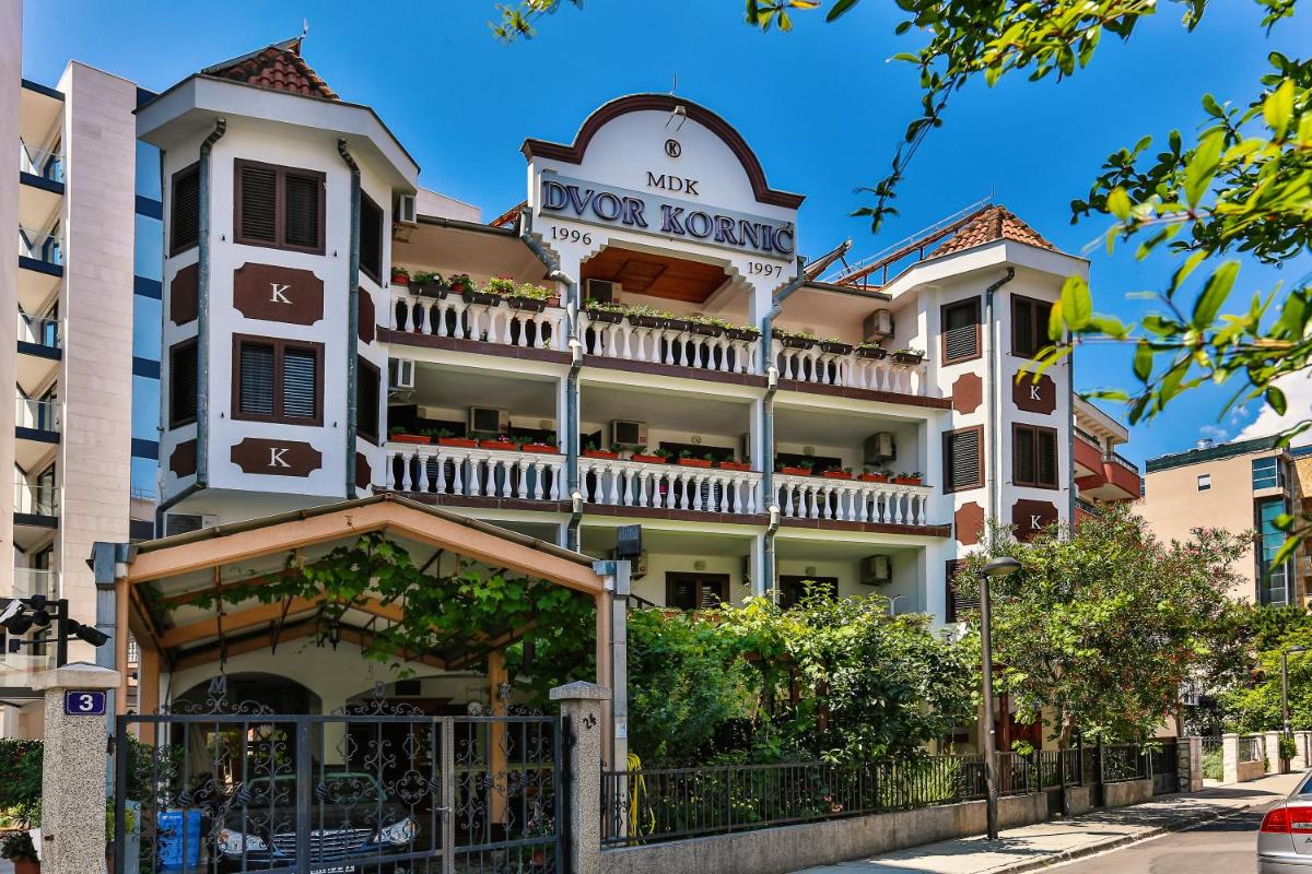 Villa Dvor Kornic - Housity