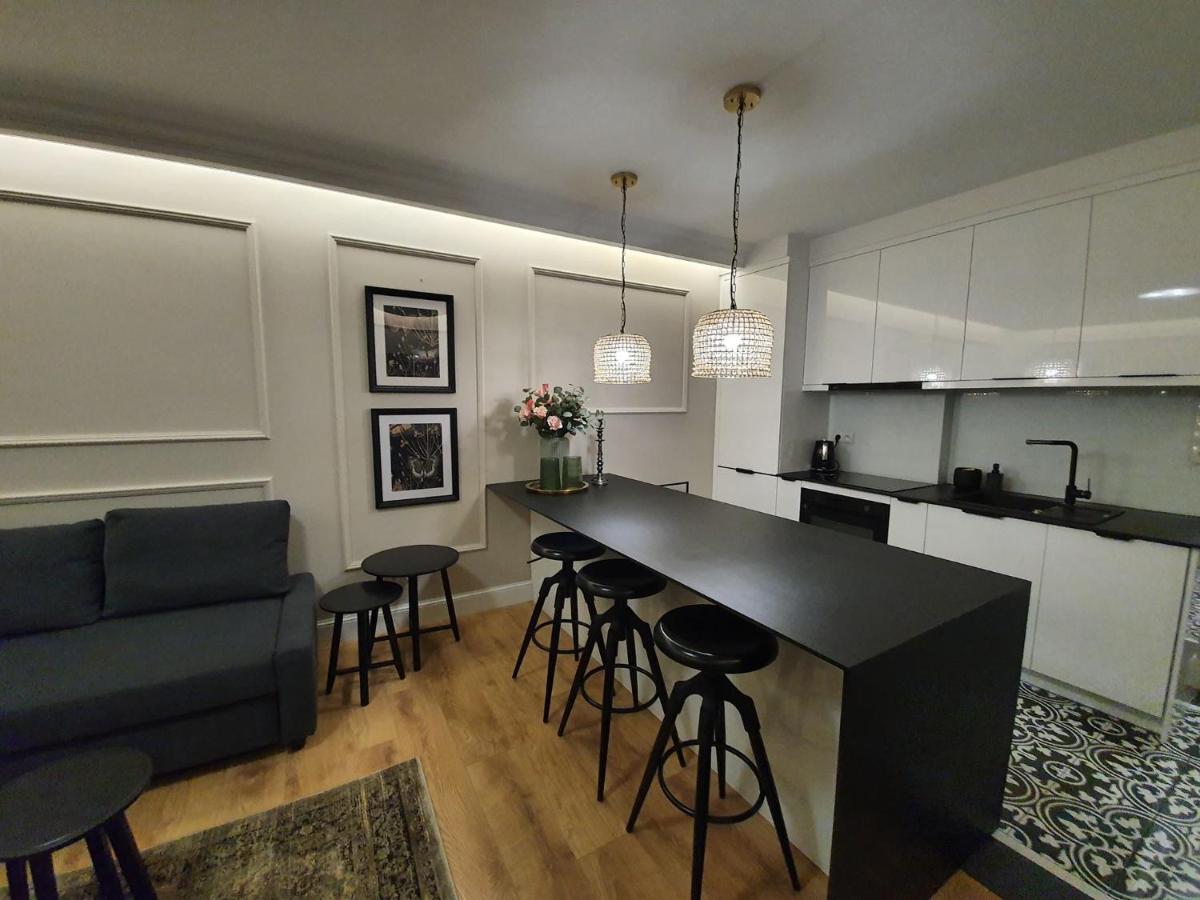 Apartament w sercu Zamojskiej Starówki - Housity