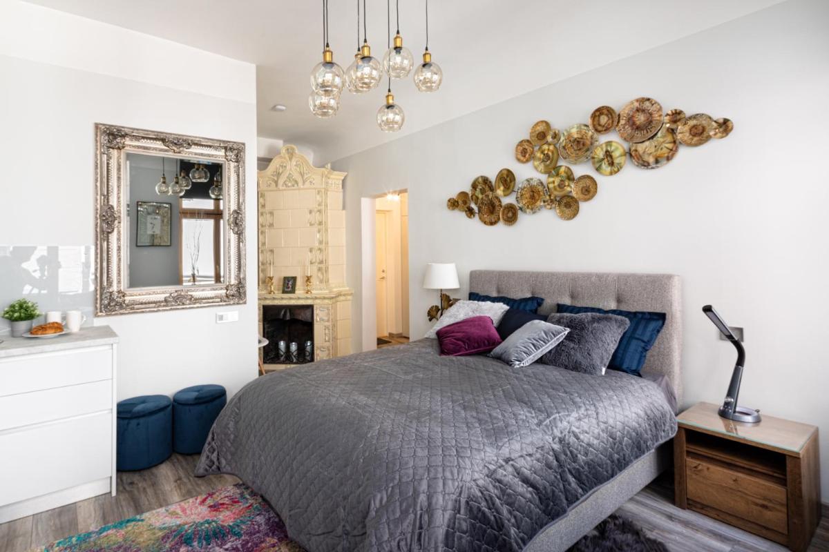 Art Design King Bed Studio Apartment In Old Town - Housity