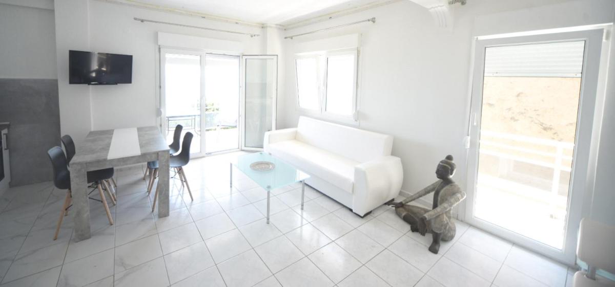 Oceanview 1 - Housity