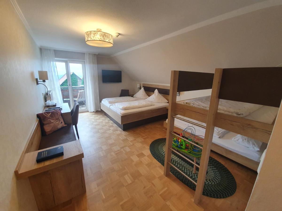 Hotel & Restaurant 