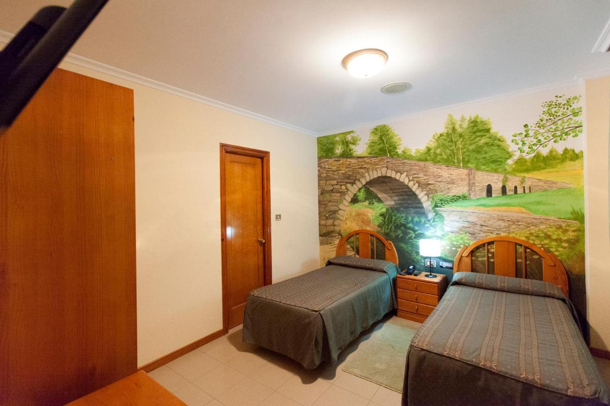 Hostal Restaurante Terra Chá - Housity