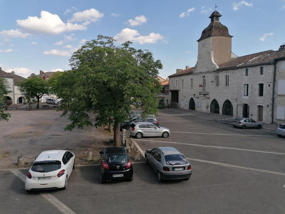 CAHORS SUD : Maison quercynoise avec vue sur place du village - Housity