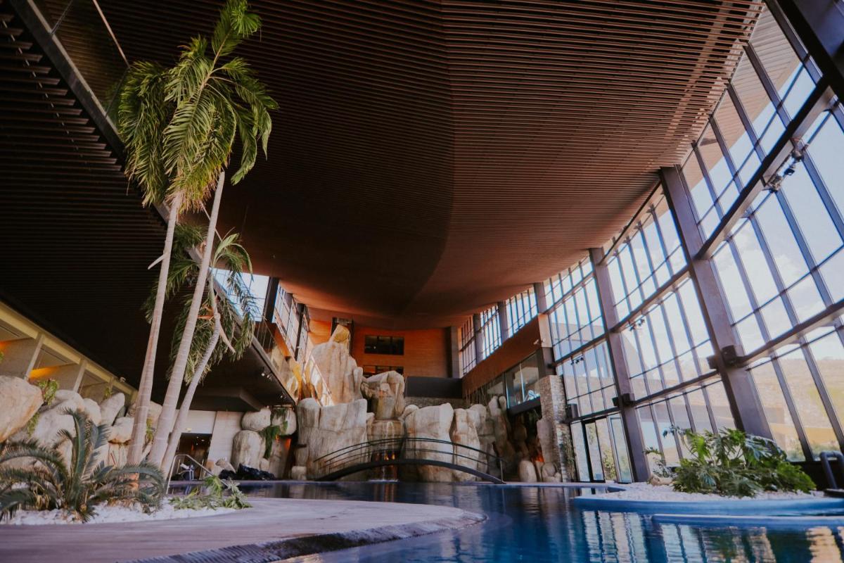 A piscina em ou perto de H2otel Congress & Medical SPA