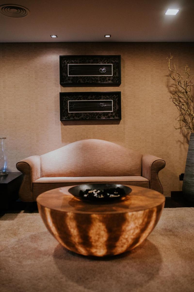 Uma área de estar em H2otel Congress & Medical SPA