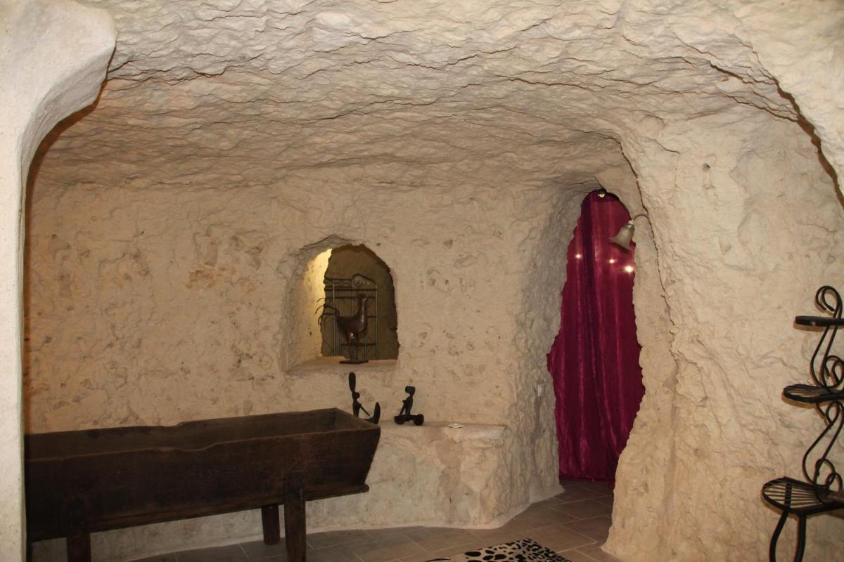 Caves du coteau 1 - Housity