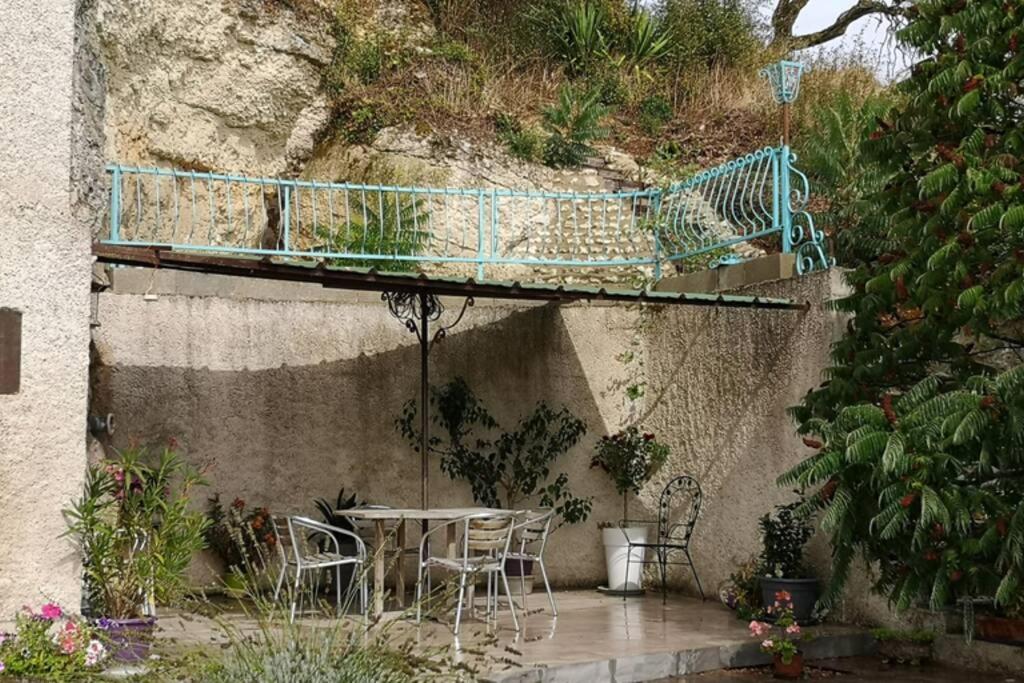 Caves du coteau 1 - Housity