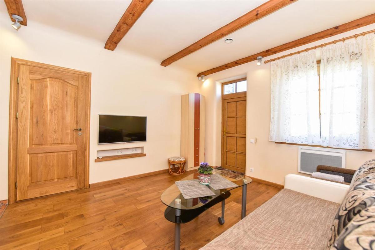 Country Home - Housity