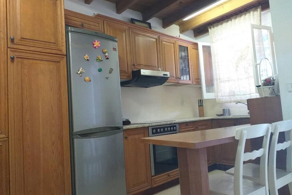Σγουρής (Sgouris) - Housity