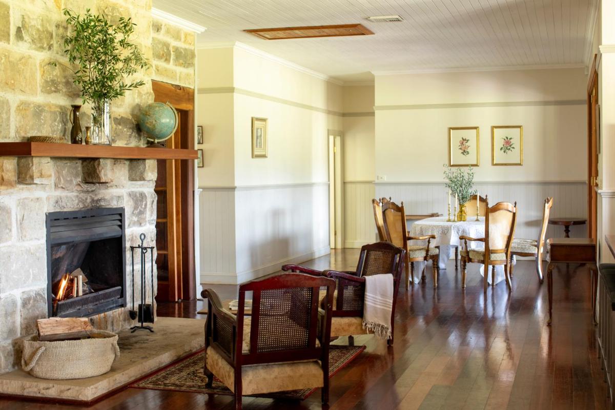 Hanging Tree Wines - Housity