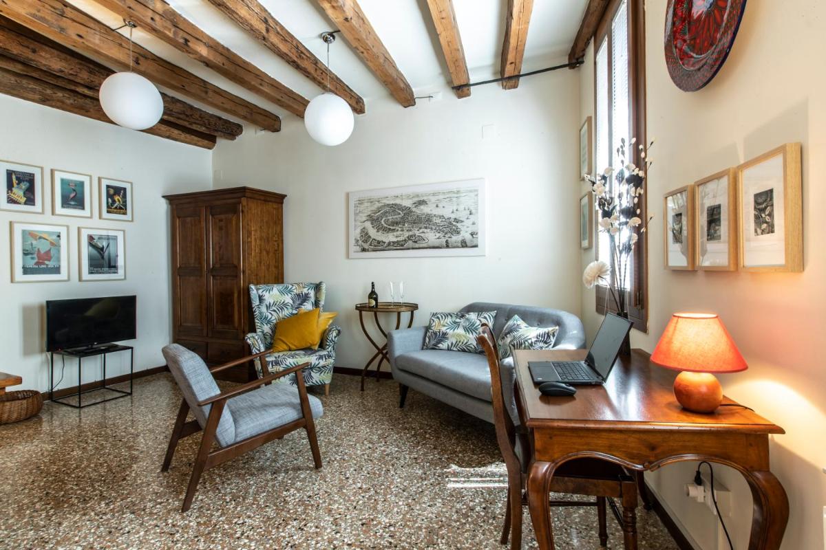 Riva De Biasio Charming Apartment R&R - Housity